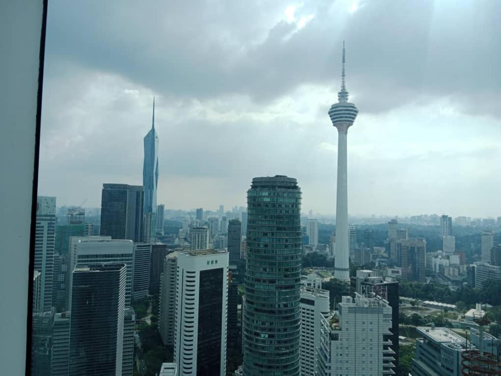 Sky Klcc By Near Petronas Twin Tower Kuala Lumpur