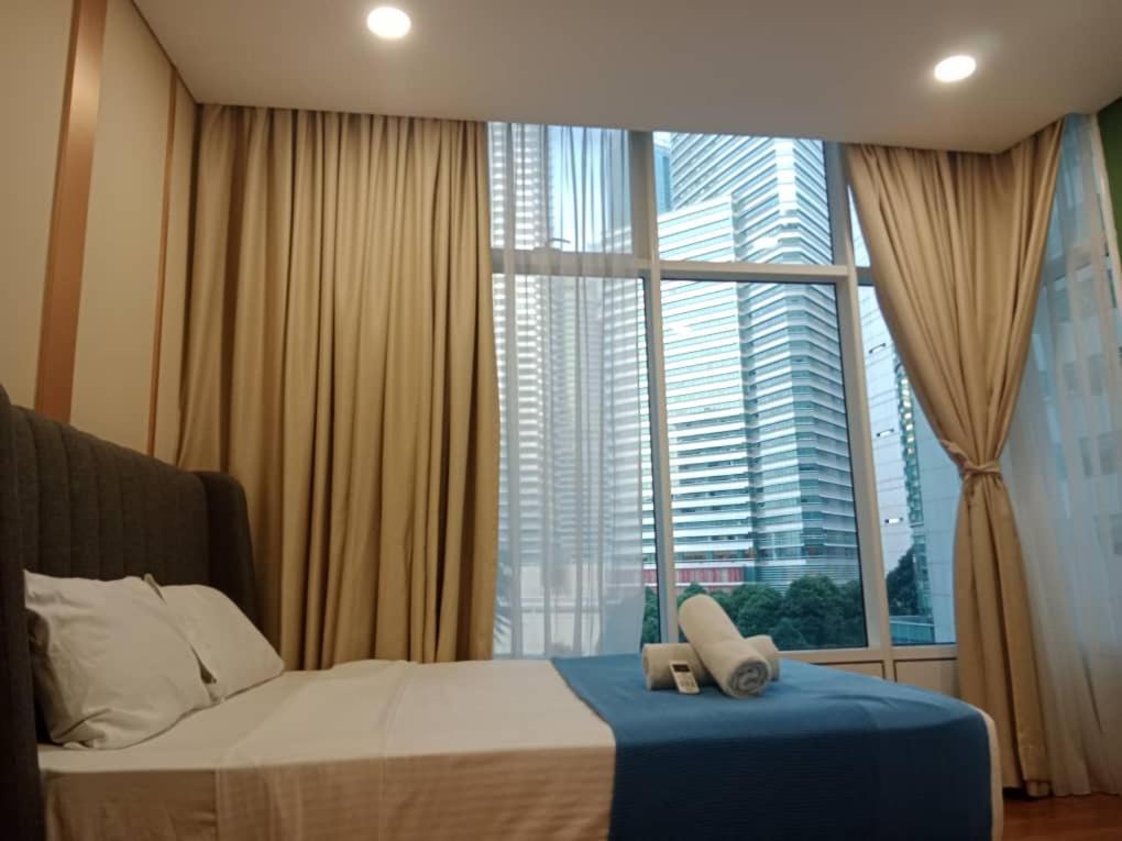 Sky Klcc By Near Petronas Twin Tower Apartment