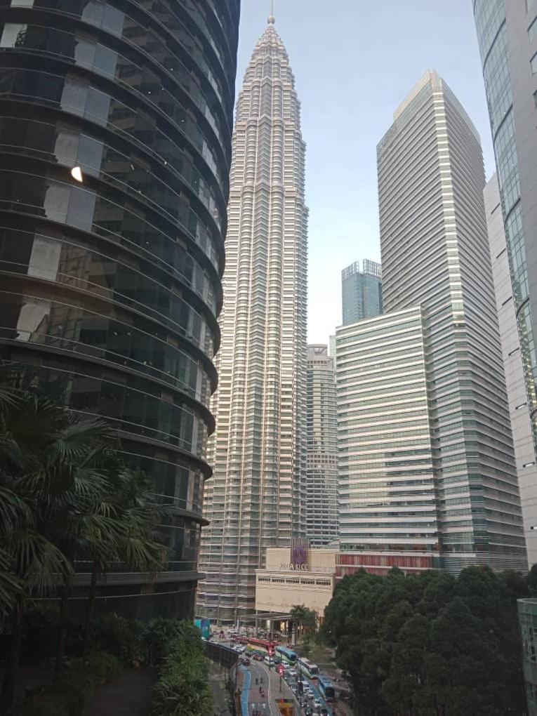 Sky Klcc By Near Petronas Twin Tower *