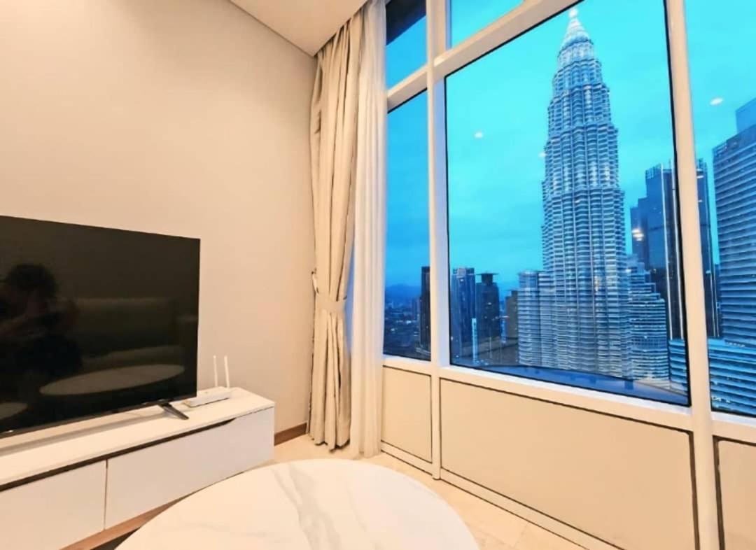Sky Klcc By Near Petronas Twin Tower Kuala Lumpur